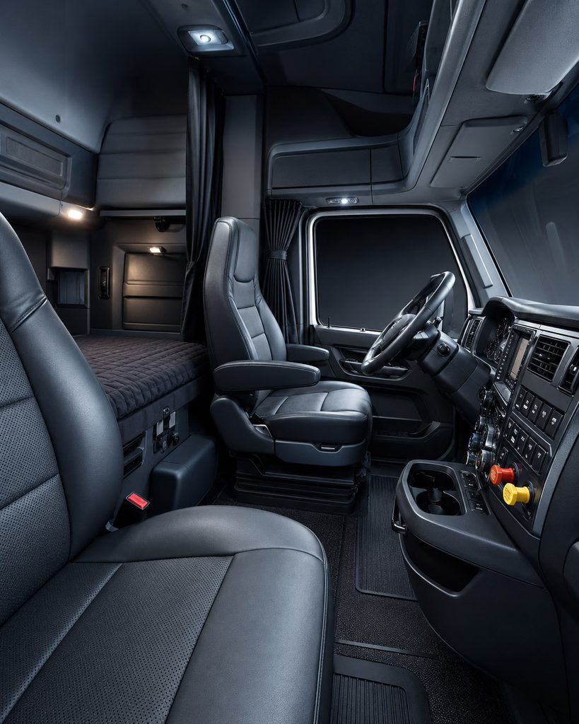 mobile interior detailing for trucks 2